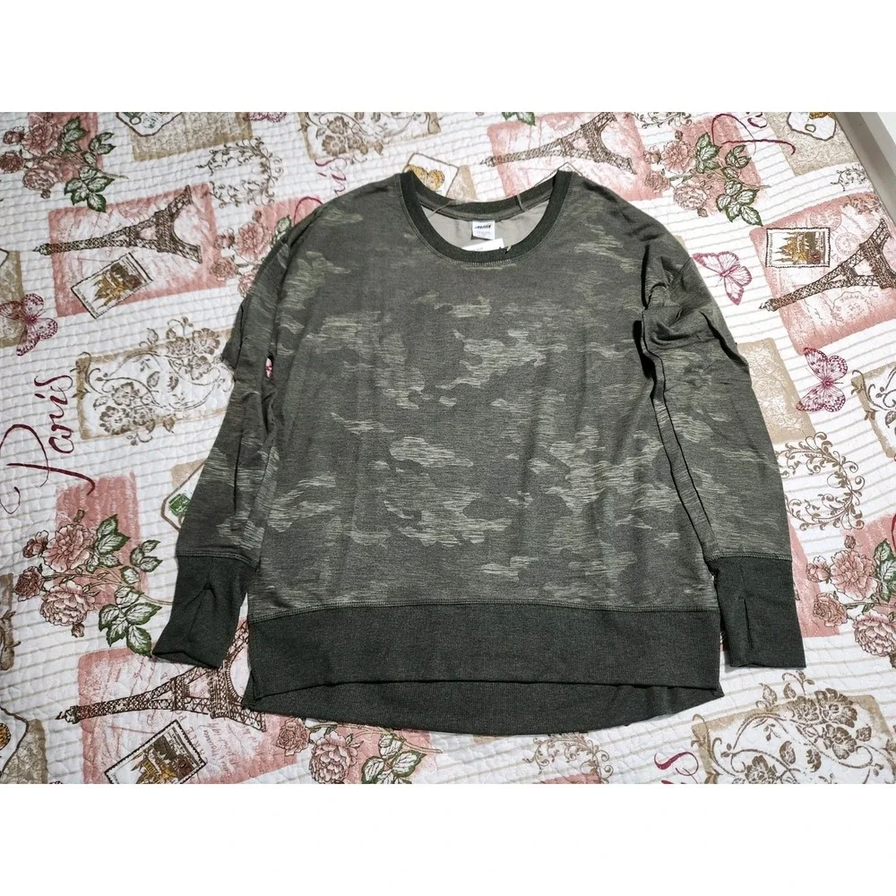 AVIA  Women's‎ Camouflage Pullover Sweater Crew Neck Long Sleeve Size M